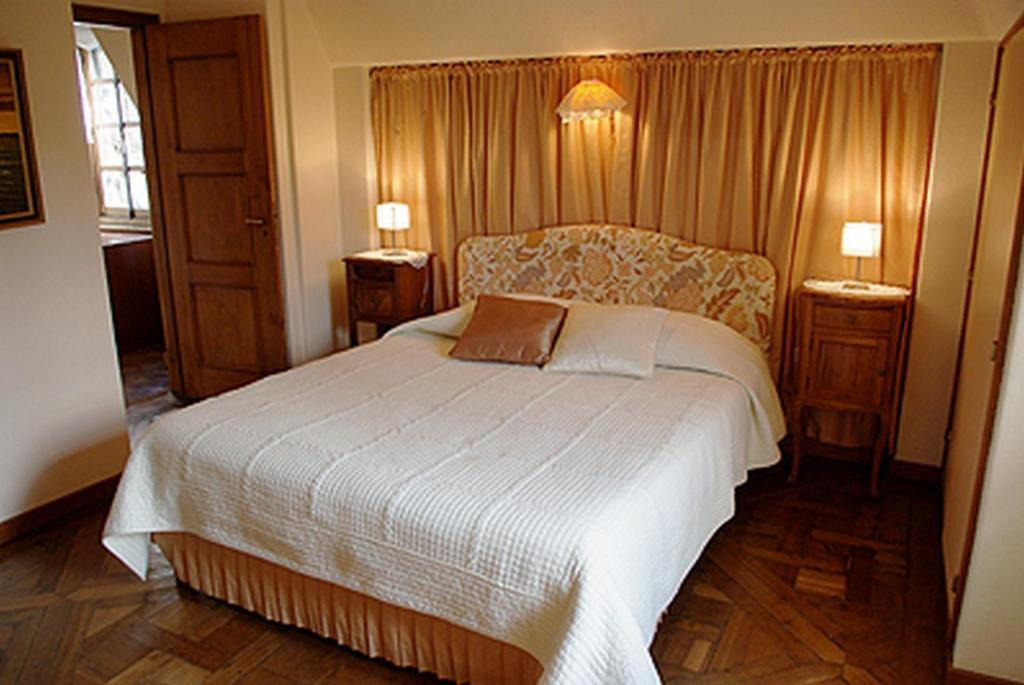 Bed and Breakfast Le Logis D'Arniere Saint Cyr-sous-Dourdan Zimmer foto