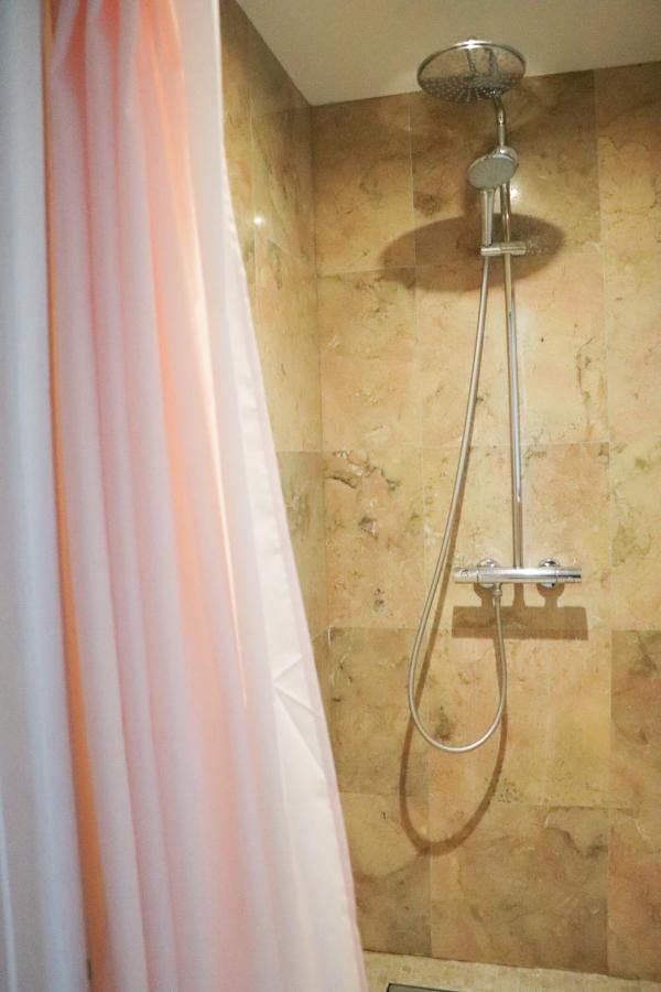 Bed and Breakfast Le Logis D'Arniere Saint Cyr-sous-Dourdan Exterior foto